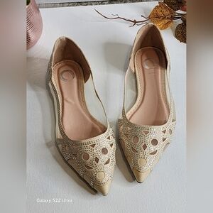 Elegant Beige Women's Flats